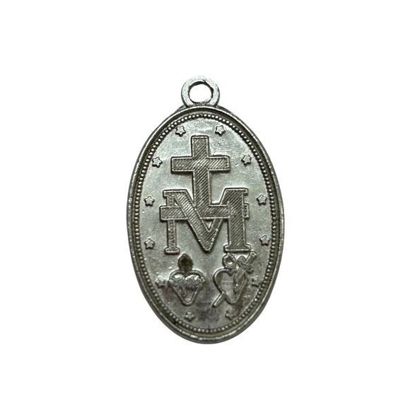 Vintage Blessed Mother Religious Medal Charm Resin 1" - Picture 2 of 4